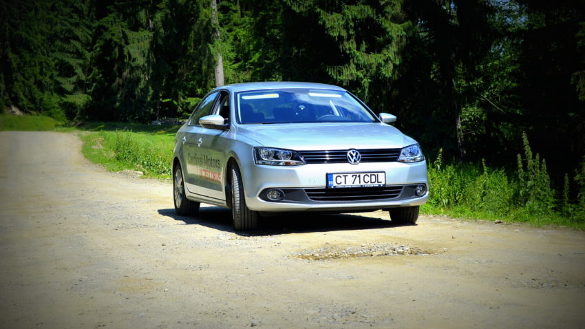 (FOTO+ AUDIO) HOBBY PE 4 ROŢI: Probă de drum bucovineană cu Volkswagen Jetta