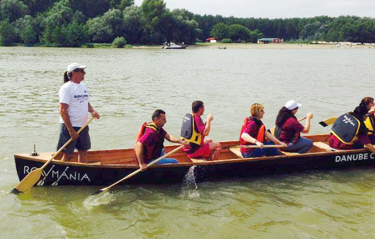 Spartanii, câştigătorii competiţiei de canotci viteză la Rowmania Fest