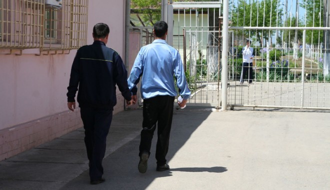 Agent de la Poarta Albă arestat în urma unui flagrant