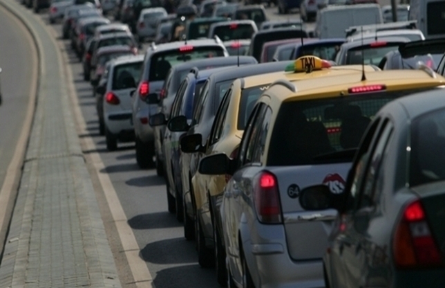 Trafic tot mai dificil pe DN39 şi A2