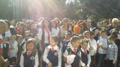 Actul educativ gratuit, o ecuație cu trei necunoscute