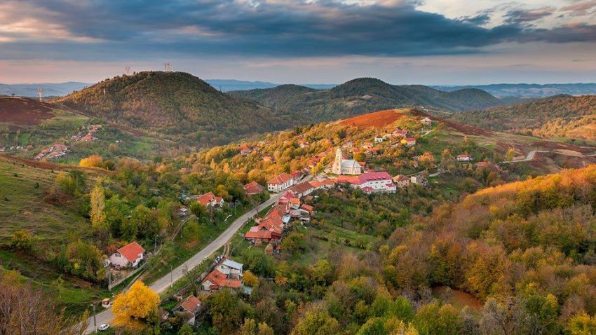 Destinația zilei: Gărâna, Trei Ape şi Crivaia – trei refugii stilate în inima Semenicului