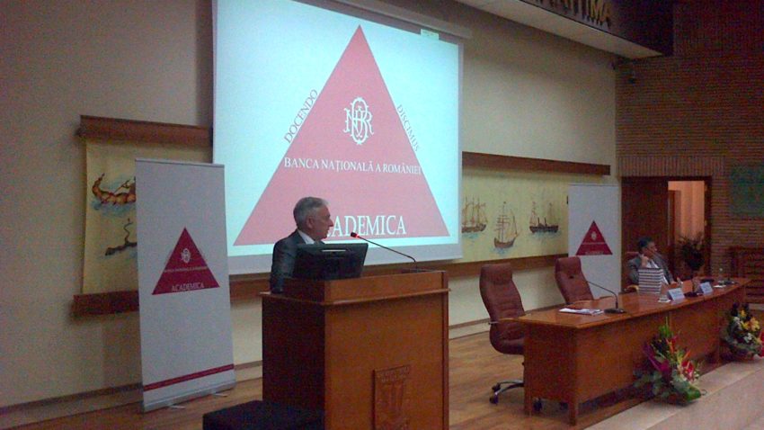 (AUDIO) Educaţie financiară pentru mediul universitar