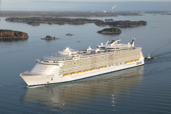 Cea mai mare navă de croazieră din lume a acostat, în premieră, într-un port din Europa