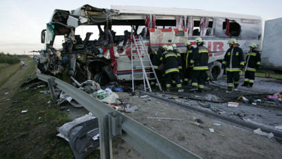 Români răniţi într-un accident de autocar în Ungaria