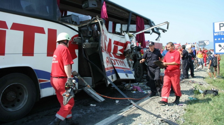 (AUDIO) Mărturii ale pasagerilor, după accidentul cu autocarul Operei Constanţa
