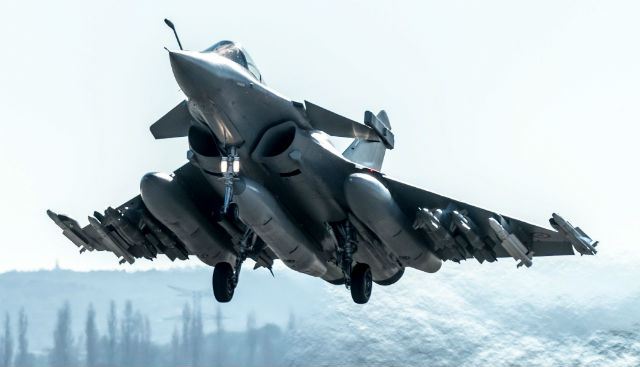 Avioane de luptă NATO pe aeroporturile României