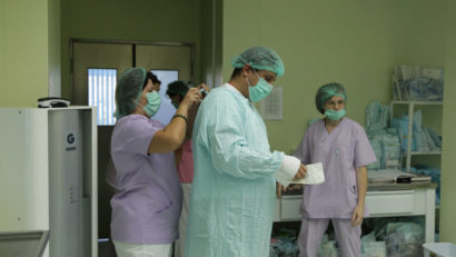 Specialişti germani operează copii la Constanţa