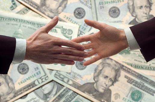 (AUDIO) Finanţarea afacerilor prin credite are de suferit în continuare