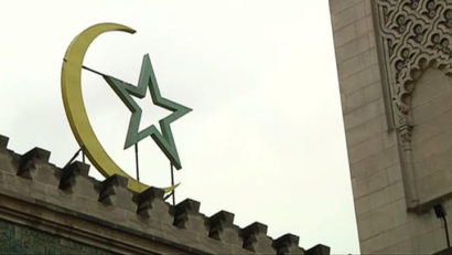 Manifestare a musulmanilor din Franţa în memoria cetăţeanului francez decapitat în Algeria