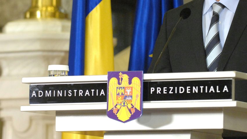 (AUDIO) Paisprezece candidaţi la funcţia supremă în stat
