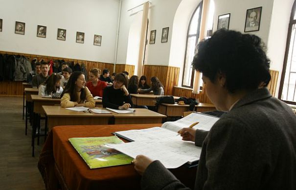 Bani din Fondul de Rezervă al Guvernului pentru drepturile obţinute în instanţă de profesori