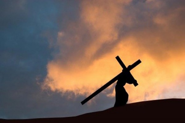 Pe 14 septembrie creştinii sărbătoresc Înălţarea Sfintei Cruci