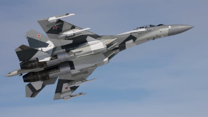 Patriarhul rus Kiril a primit cadou un avion de vânătoare