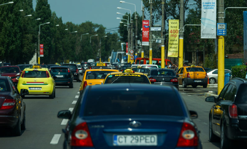 Trafic cu restricţii în staţiunea Mamaia