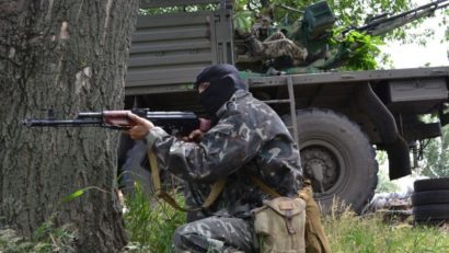 Armistiţiul din Ucraina rezistă, în ciuda unor lupte noi în estul ţării