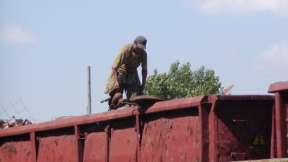 Contrabandă cu ţigări descoperită în revizia C.F.R Constanţa