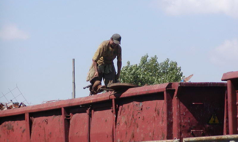Contrabandă cu ţigări descoperită în revizia C.F.R Constanţa