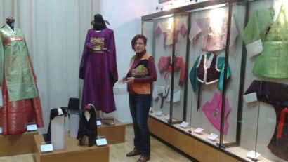 Costumul tradițional coreean, la malul Mării Negre