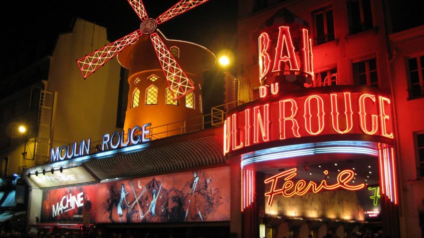 Moulin Rouge, cabaretul de poveste al Parisului, sărbătoreşte 125 de ani de la înfiinţare