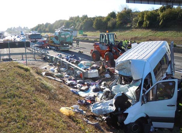 Şoferul care a provocat accidentul cu şase români morţi, lângă Roma, este tatăl unui fotbalist care joacă în Anglia