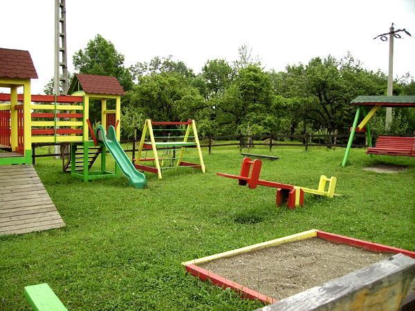 Loc de joacă pentru copiii din Ciucorova