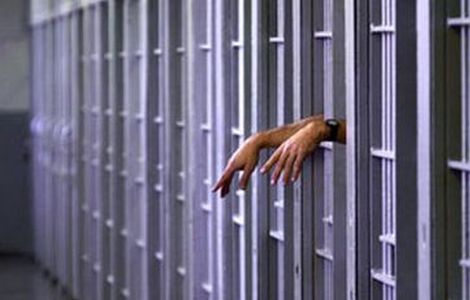Bărbat din Năvodari, arestat după ce şi-a înjunghiat la beţie partenerul de pahar