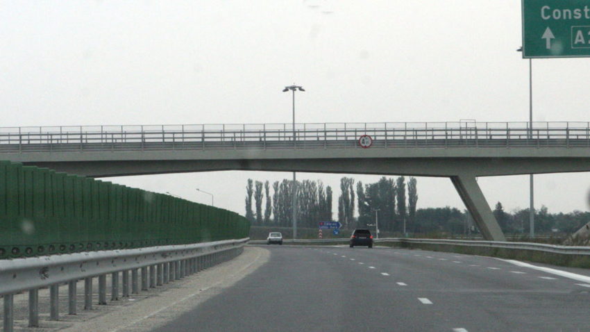 Trafic deviat pe Autostrada Constanţa – Bucureşti, din cauza unei tamponări