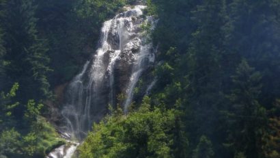 Destinația zilei: Cascada Cailor din Maramureş