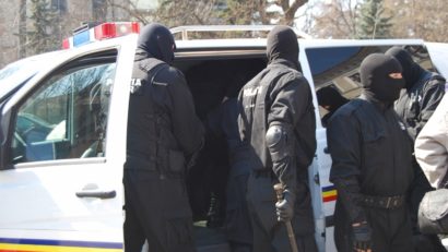 Descinderi ale procurorilor DNA într-un dosar de corupţie care vizează companii ale CFR