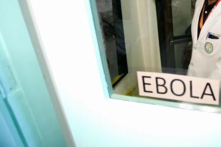 Decizie controversată. Australia îşi închide graniţele în fața virusului Ebola