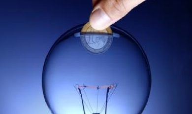 Vă puteti schimba furnizorul de electricitate fără penalizare