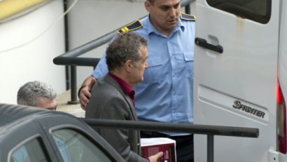 Gigi Becali scos din penitenciarul Poarta Albă si adus cu ambulanţa la Curtea de Apel Bucureşti