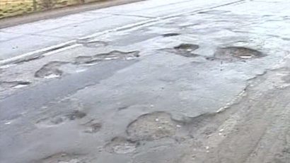 Drumul spre localitatea Peştera va fi, în sfârşit, refăcut, alături de alte artere rutiere din Constanţa
