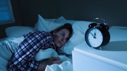 De ce unii oameni dorm mai puţin la bătrâneţe