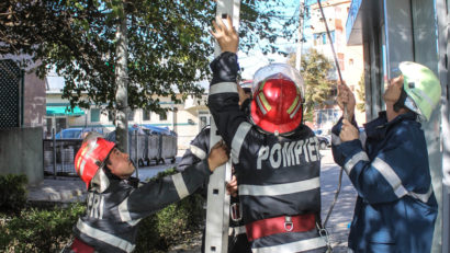 Descoperire macabră pe strada Sarmisegetuza din Constanţa. Un bărbat spânzurat a zăcut mort în casă zile în şir!