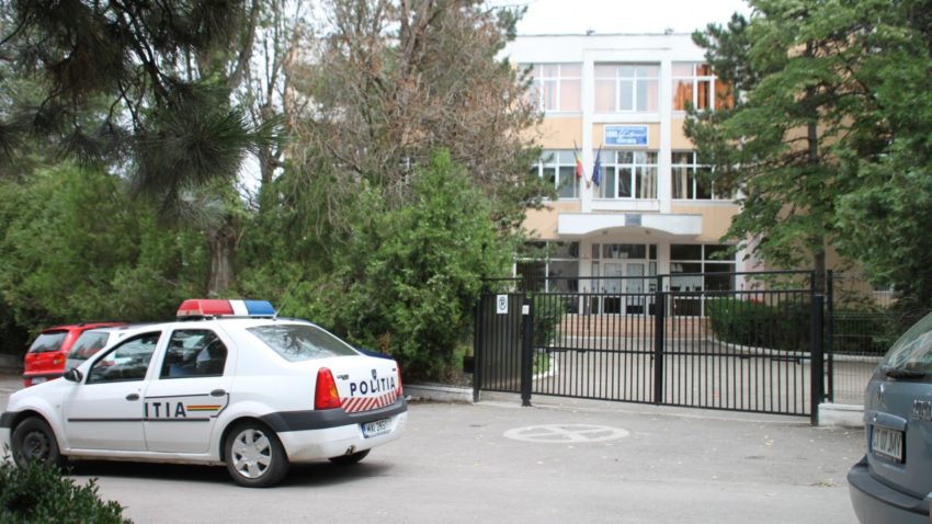 Elevul de la Liceul „Călinescu” care şi-a intoxicat colegii cu sulf, 6 la „purtare” şi exmatriculat trei zile