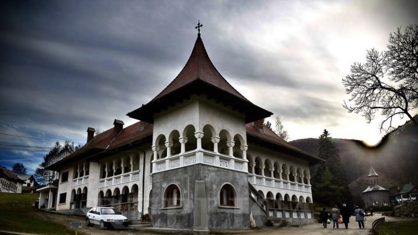 Destinația zilei: Mănăstirea Prislop