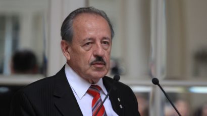Creşterea salariului minim ar putea să ducă la dispariţia unor locuri de muncă