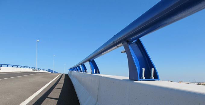 „Zonele negre” de pe drumurile naționale, dotate cu separatoare tip parapeți