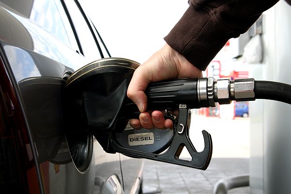 OMV Petrom a ieftinit carburanţii