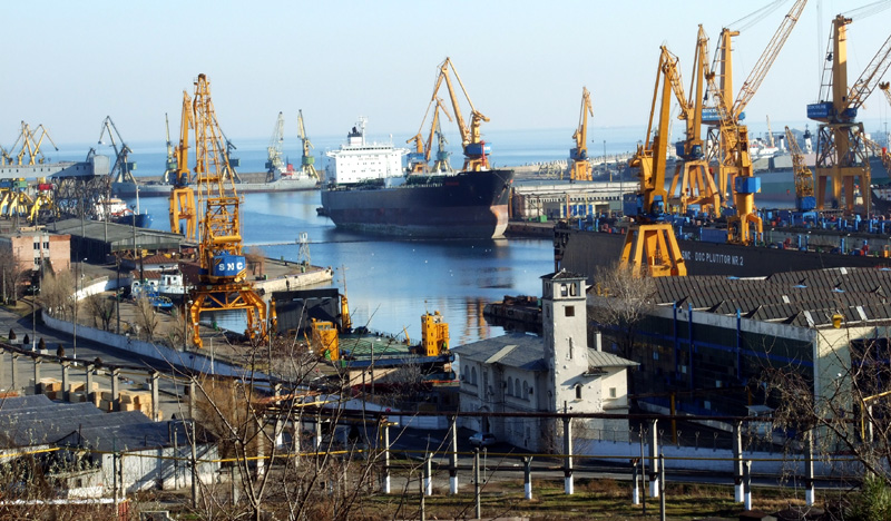 Traficul de mărfuri prin Portul Constanţa, în scădere