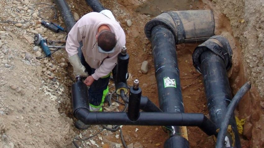 Cartierul Coiciu, comuna Corbu şi zona industrială Midia rămân mâine fără apă