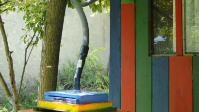 (AUDIO) Dispozitiv de inhalat aer din stup, invetat de un constănţean