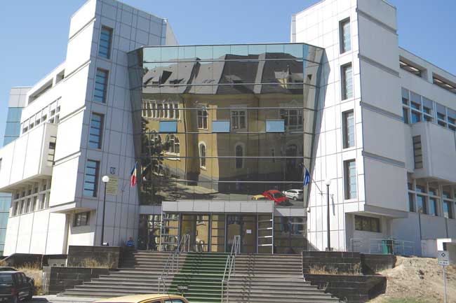 Administratori de firmă din Constanţa, trimişi în judecată pentru evaziune fiscală. Unul este recidivist