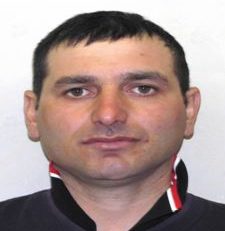 Ibram Chemal, suspect de spargeri de locuinţe comise în serie, dat în urmărire naţională