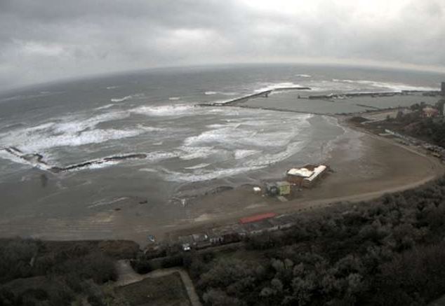 Cod galben de vânt în Dobrogea, prelungit cel puţin până la ora 14.00