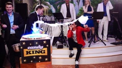 (VIDEO) VIRALUL ZILEI: Kandy King sau vata pe băț la rang de artă