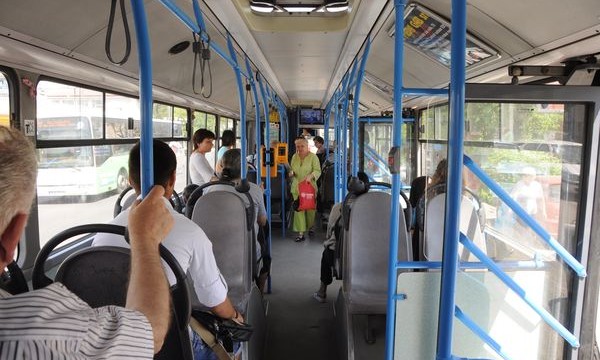 Transport în comun mai ieftin pentru studenţi