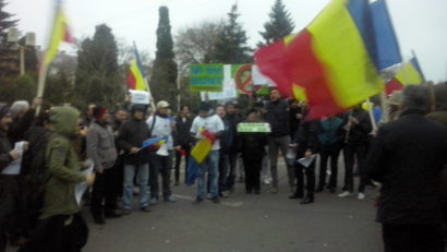 (UPDATE) Marş pro diaspora şi anticorupţie pe străzile din Constanţa